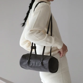 Bahar Vintage omuzdan askili çanta Kadınlar Lüks tasarımcı çantaları Ve Çanta 2023 Yeni PU Malzeme Yastık Şekli Rahat askılı çanta