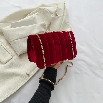 Lüks Kırmızı Kadife Kadınlar İçin Crossbody Çanta Tasarımcısı Küçük omuz çantası Zincir askılı çanta Bayan Mini Çantalar El Çantası