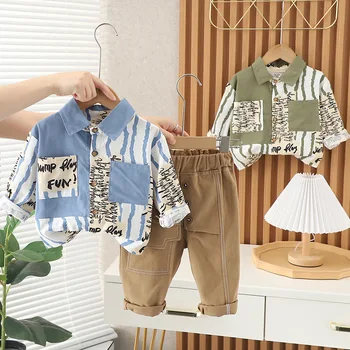 İlkbahar Sonbahar 2023 Çocuk Erkek 2 adet Giysi Set Çizgili Eklenmiş Baskı Gömlek Kargo Pantolon Bebek Erkek Bebek Takım Elbise Yürümeye Başlayan Çocuk Kıyafetler
